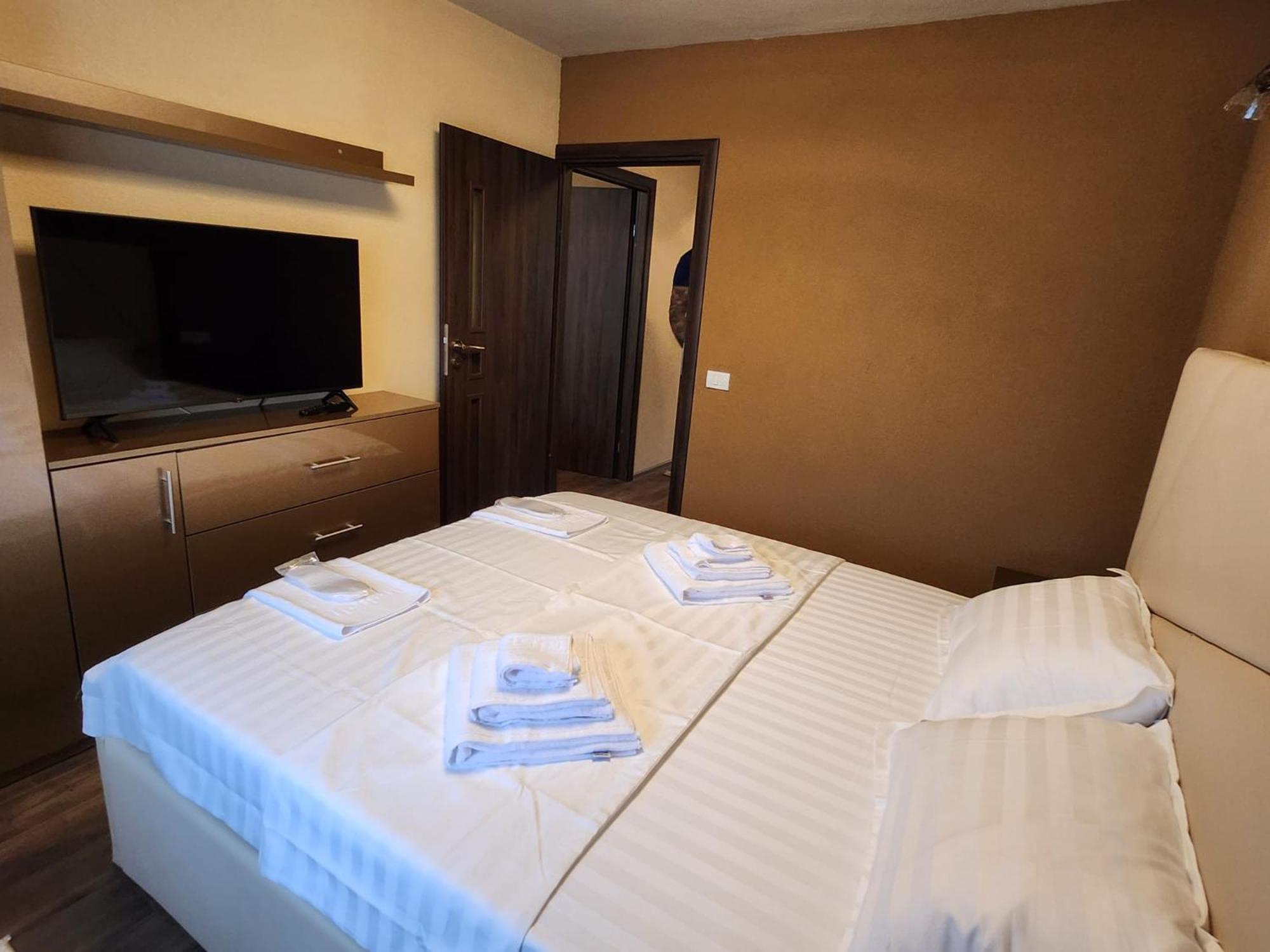 Apartament Iulius 4 Curtea De Arges Ngoại thất bức ảnh