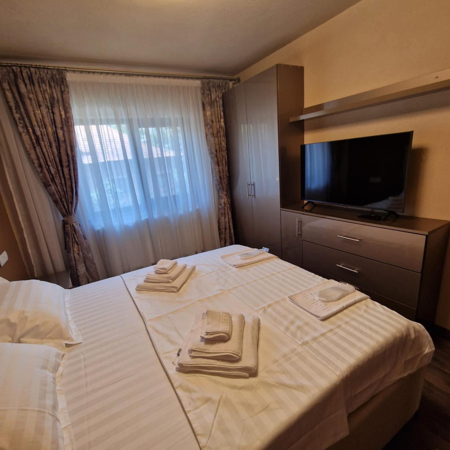 Apartament Iulius 4 Curtea De Arges Ngoại thất bức ảnh