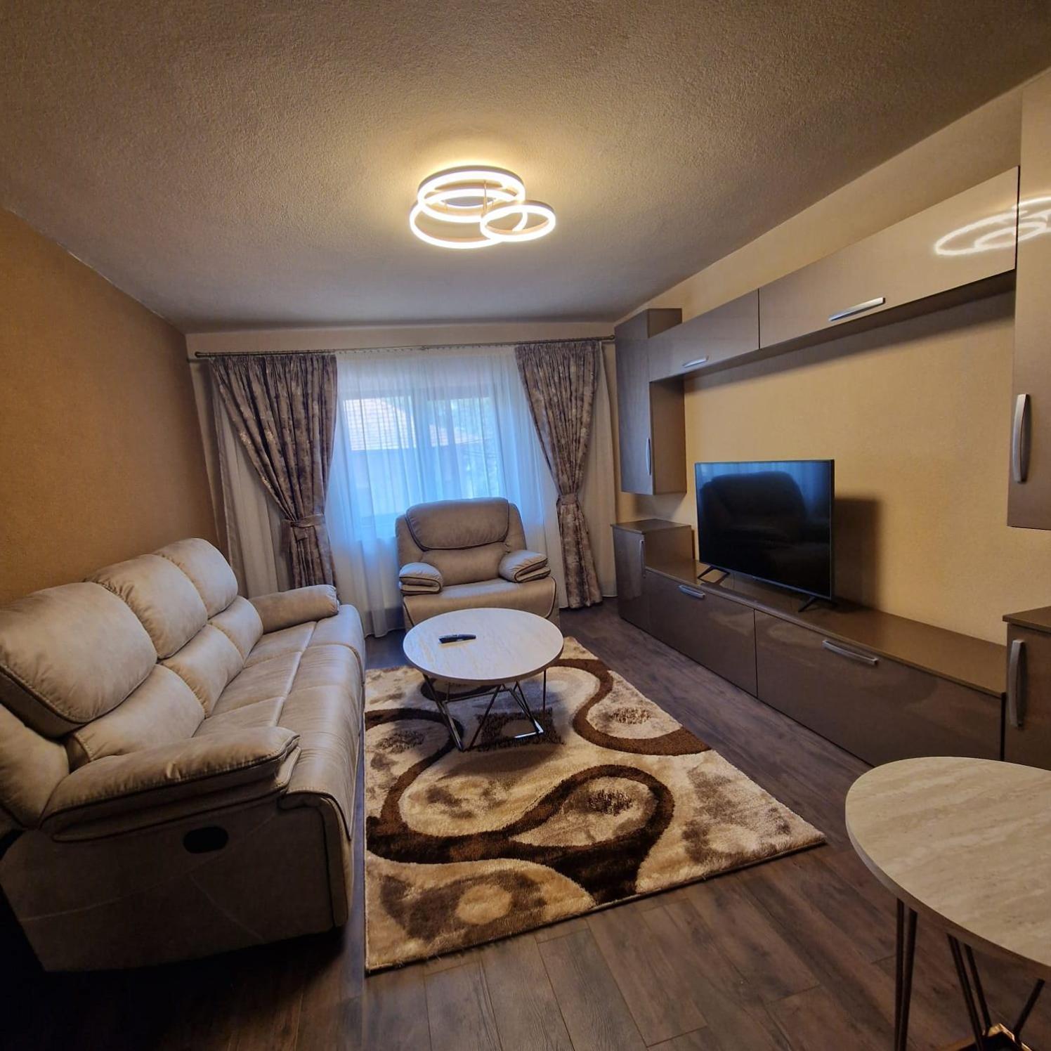 Apartament Iulius 4 Curtea De Arges Ngoại thất bức ảnh