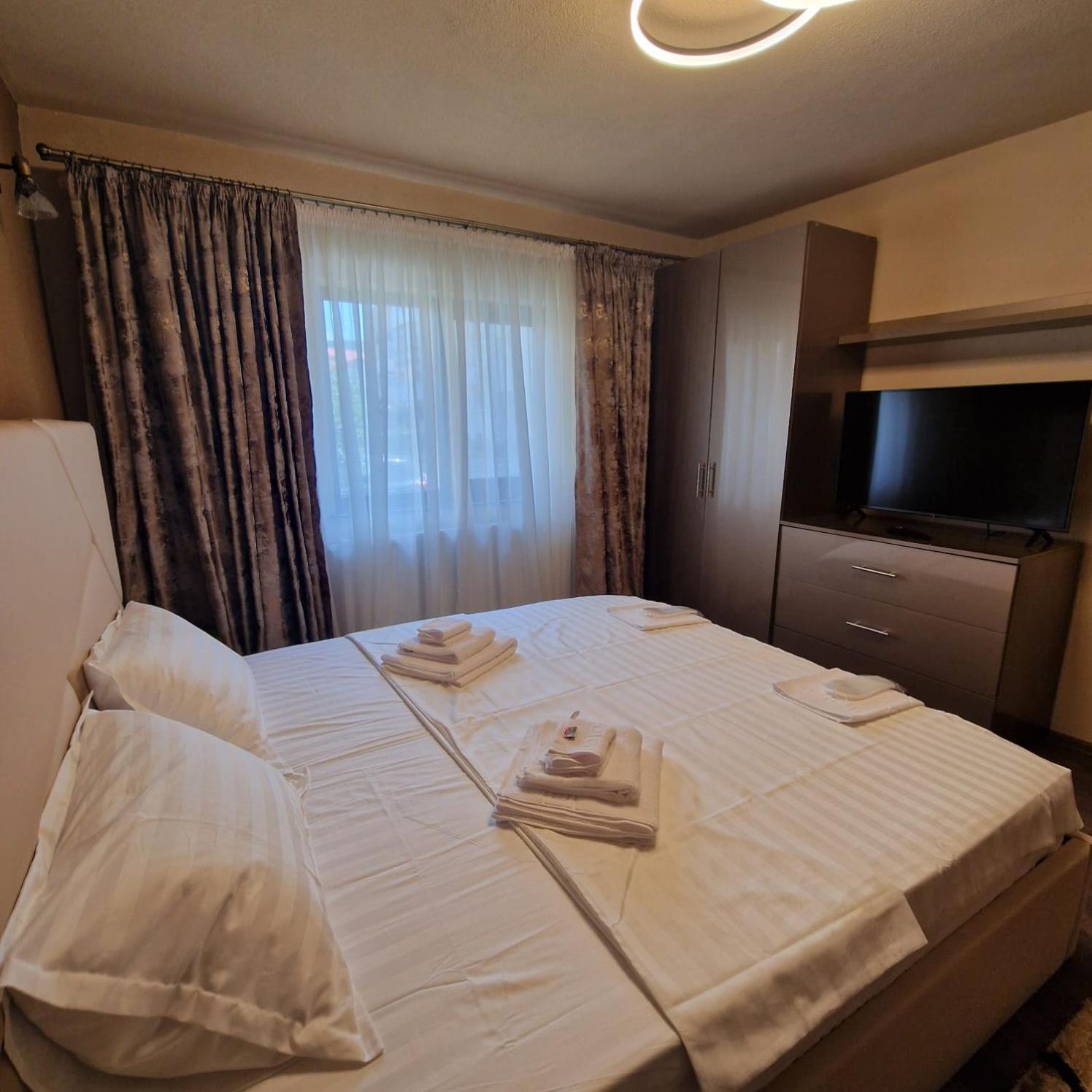 Apartament Iulius 4 Curtea De Arges Ngoại thất bức ảnh